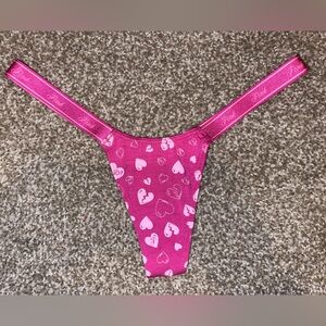 NWT!!!PINK Victoria's Secret Heart Print Thongs
